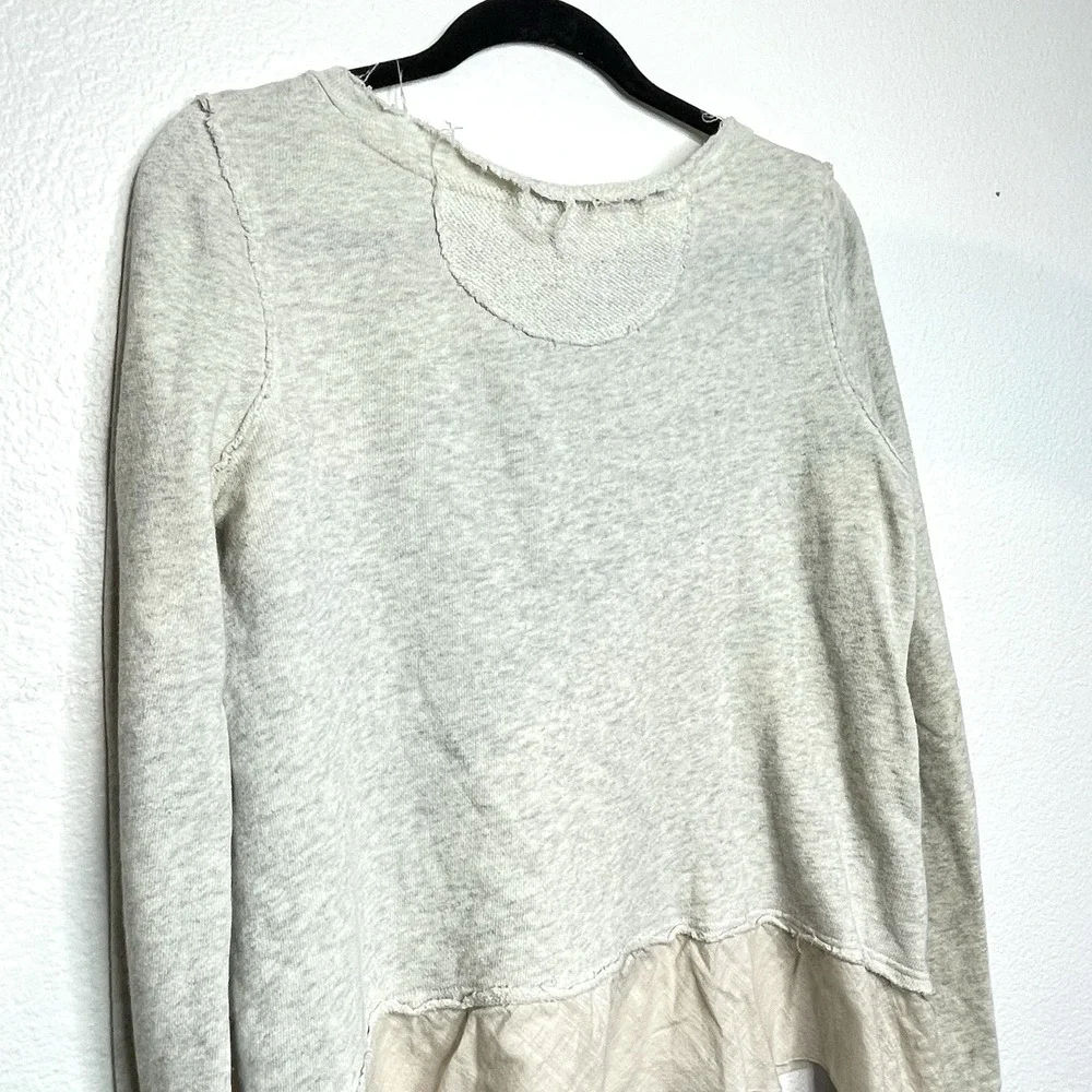 Free People We The Free Ivory V-Neck‎ Raw Hem Sweatshirt With Ruffle Size XS